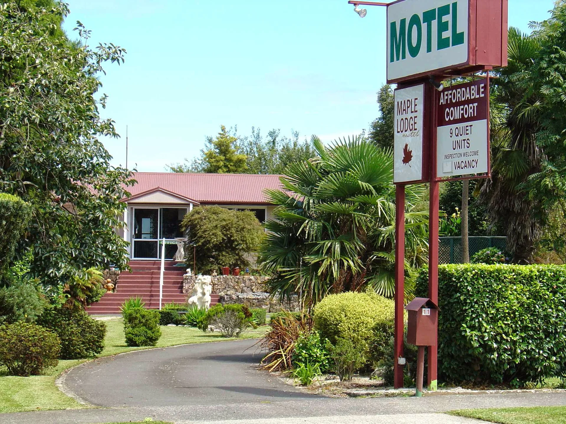 Maple Lodge Motel