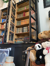 Photo n°12 de Au Coeur du Temps - Auray à Auray (Magasin de meubles)