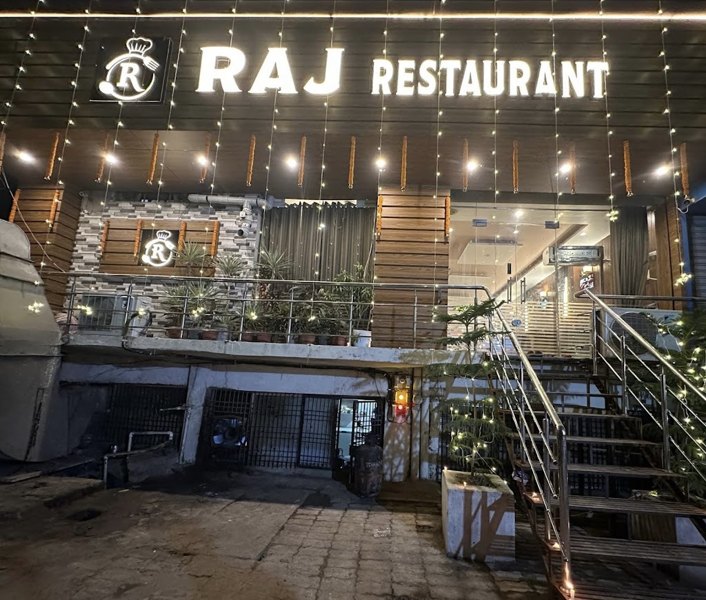 Raj Restaurant And Banquet Hall