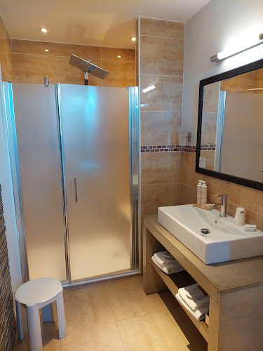 Pl. du Prieur, 12100 Creissels