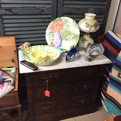 Photos of Linda's Cottage Antiques & Collectibles