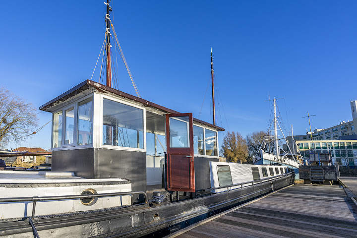 Asile flottant by null