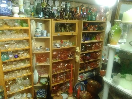 Russ & Barb's Antiques - Thumbnail