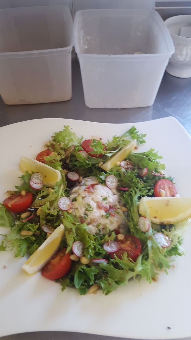 PLAN B - Cuisine & Art Café