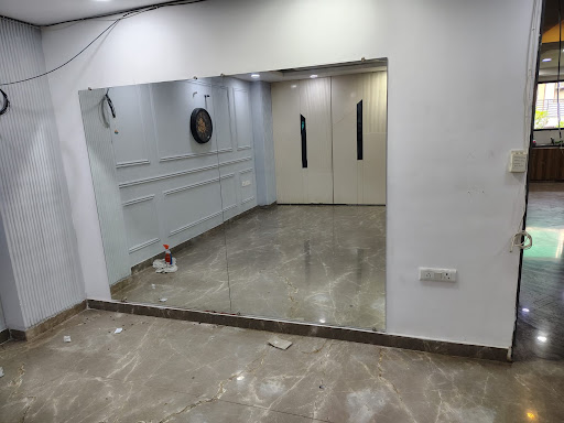 We have successfully installed high-quality wall mirrors for a dance and practice area. These lar… post image