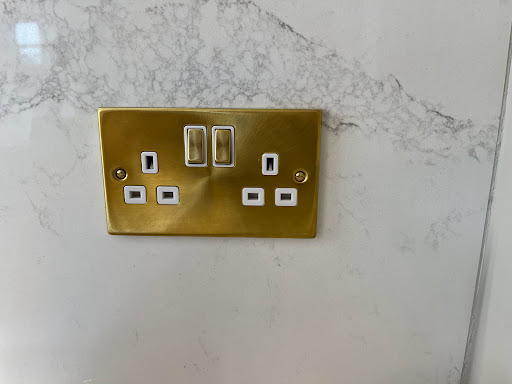 SwitchFix Electrical - Visual