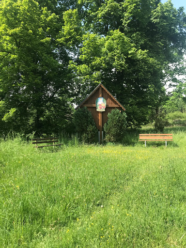 Holzkreuz (Hubertuskreuz) mit Ruhebänken - Thumbnail