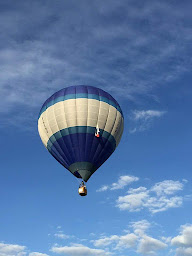 Photo n°1 de ballonlyberte à Ingrandes (Agence de vols touristiques en montgolfière)