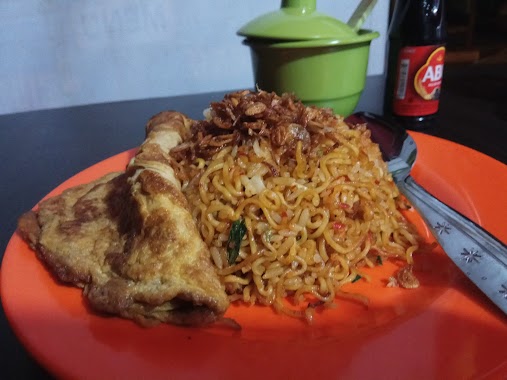 Nasi Goreng Minang Goyang Lidah, Author: Boy Marethaa