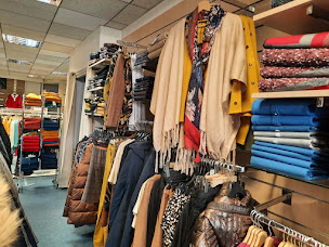 Photo n°7 de Masculin Valognes - Boutique de prêt-à-porter pour homme et femme à Valognes (Magasin de vêtements pour femmes)