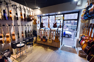 Photo n°62 de Star's Music Paris à Paris (Magasin de pianos)