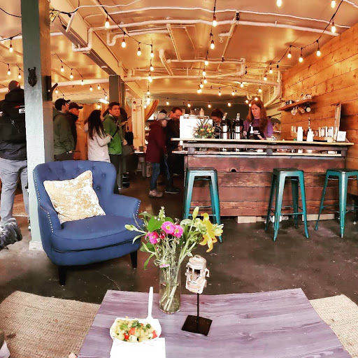 Moby Coffee Roasters - Visual