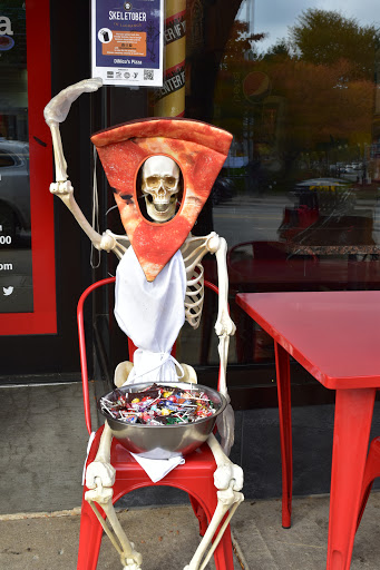 Nonna's pizza / Trugurt Frozen Yogurt, Smoothies & Teas - La Grange Gallery - United States