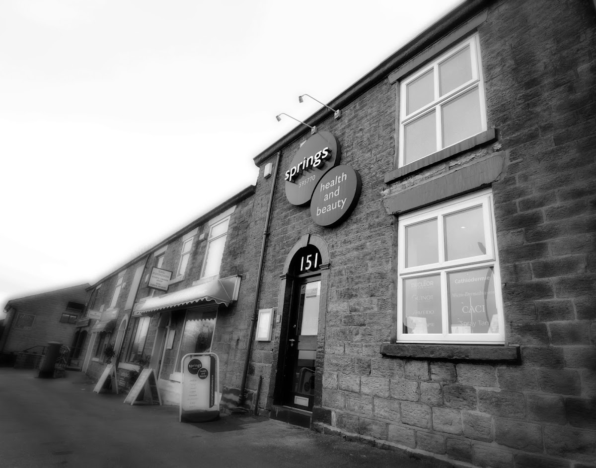 Springs Beauty - Beauty Salons in Harwood