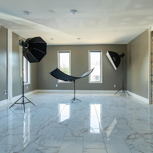 No Sic Dz/Nobody's Home Studios — photography studio in Huntsville, AL