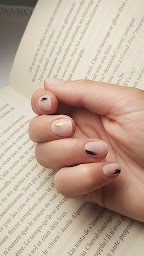 Photo n°7 de Formation prothesiste ongulaire Minjü academy à Marseille (Salon de manucure)