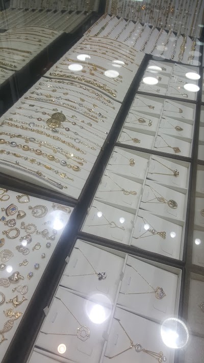Photos of مركز بزة للمجوهرات الذهبية