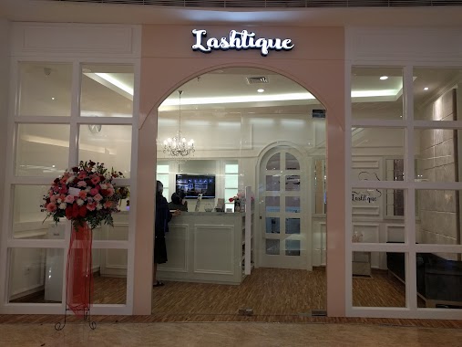 Lashtique Lotte Shopping Avenue, Author: Leo Ganda