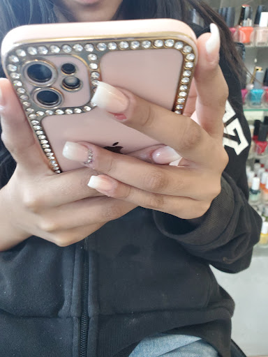 Em's Nail & Spa