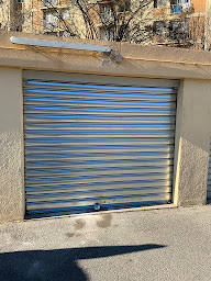 Photo n°6 de serrurier Aubagne multi pro services à Aubagne (Magasin de stores et de rideaux)