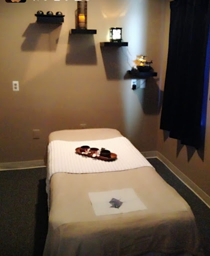 Nini's & Blue Lotus Spa - Thumbnail