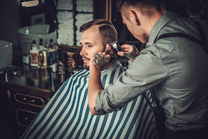 Photo n°30 de BORIS KHAN AFTER - Salon de Coiffure à Saint-Paul (Conseiller en image personnelle)