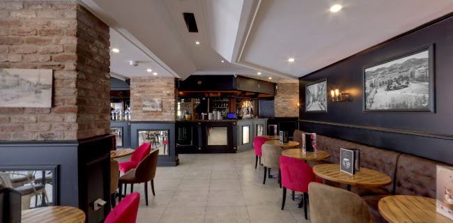 Numéro de téléphone de Brasserie La Réale - Brasserie, glacier et crêperie à toulon