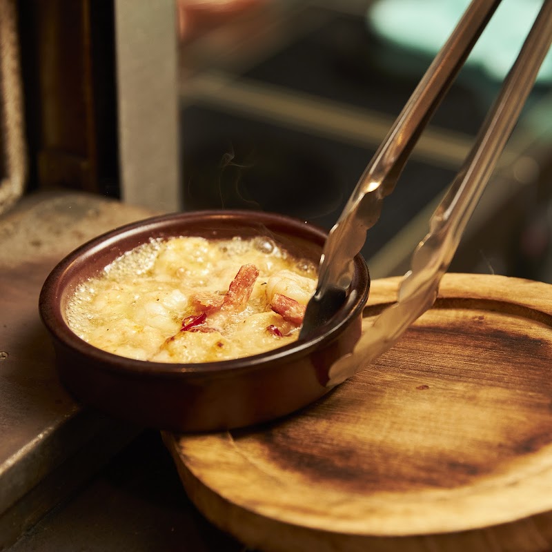 ワインの酒場。ディプント横浜西口店