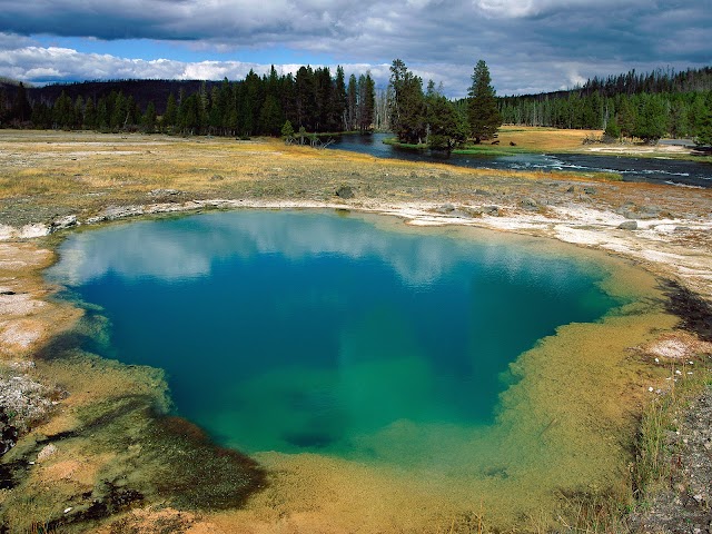 Morning Glory Pool