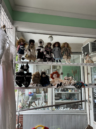 Lucky Finds Thrifts & Gifts LLC Gallery - United States