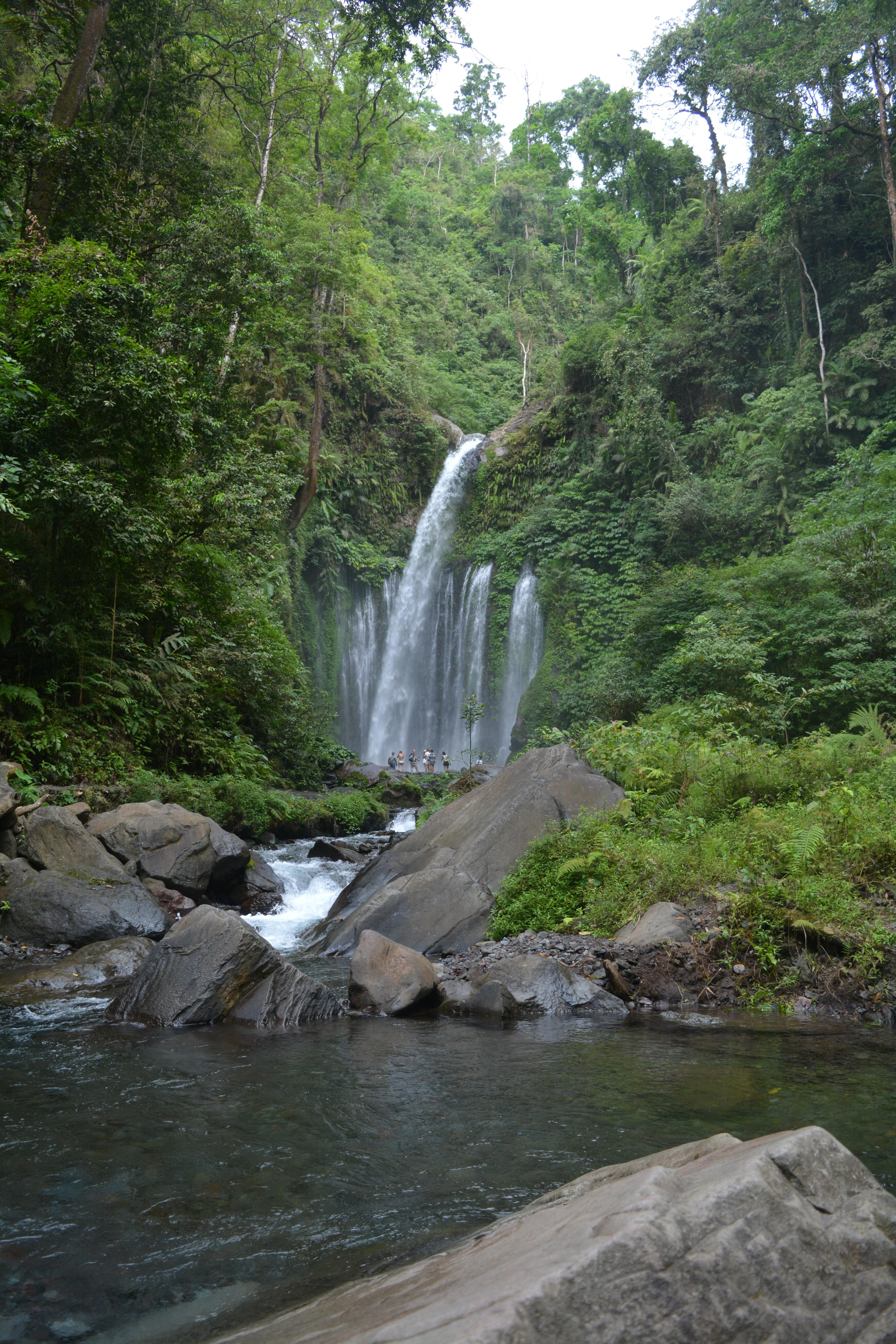 Menikmati Keindahan Air Terjun Tiu Kelep di Desa Senaru, Lombok Utara