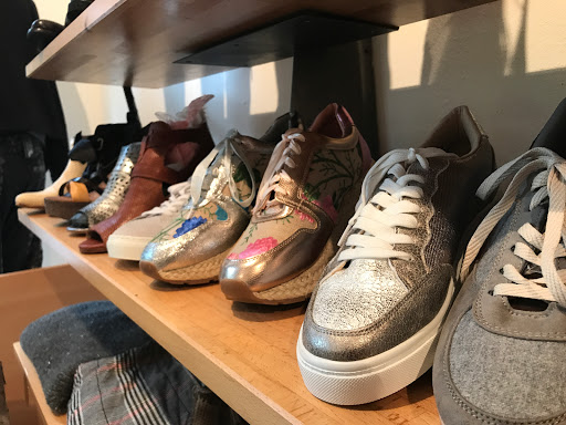 Vivo Shoes & Fashion