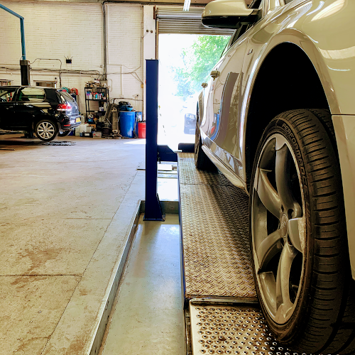 Rhino Motors Limited - Plymouth