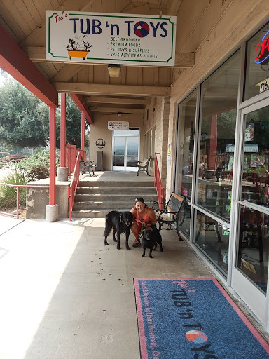 Tia's Tub 'n Toys Pet Store