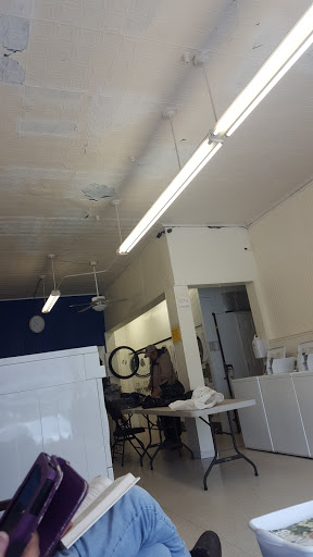 Cleantopia laundromat Gallery - Canada