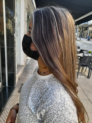 MONTSE LÓPEZ ESTILISTAS - PELUQUERÍA Gallery - Spain