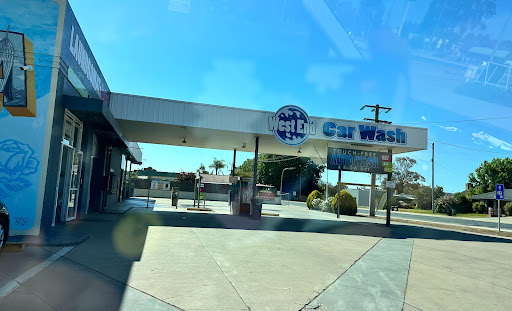West End Car Wash & Laundromat - Thumbnail
