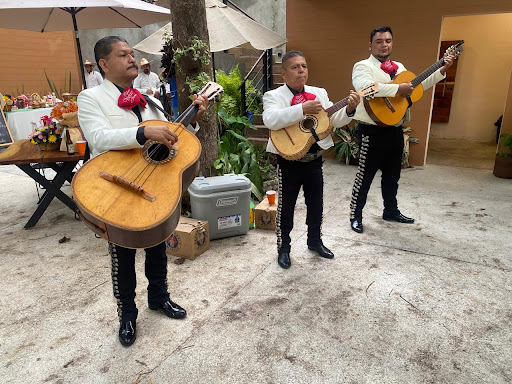 Mariachi Voces de mi Tierra