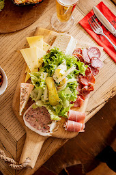 Photo n°55 de L'Alsacien République - Restaurant / Bar à Flammekueche à Paris (Bar à vin)