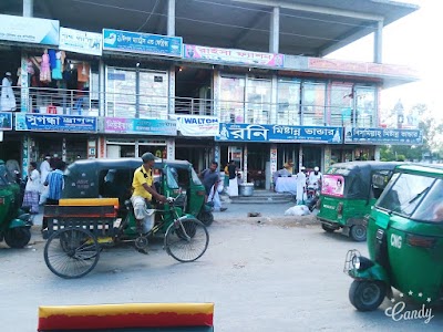 Photos of Enayetpur Kezirmor Bus Station