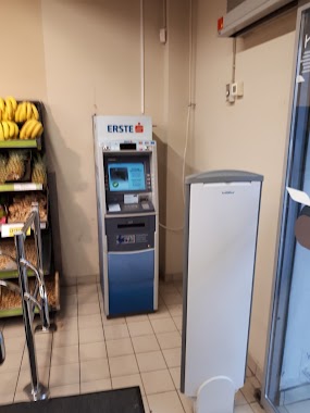 Erste Bank ATM, Author: Levente Vigh