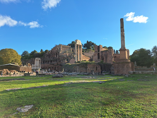 Temple of Divus Julius - Thumbnail