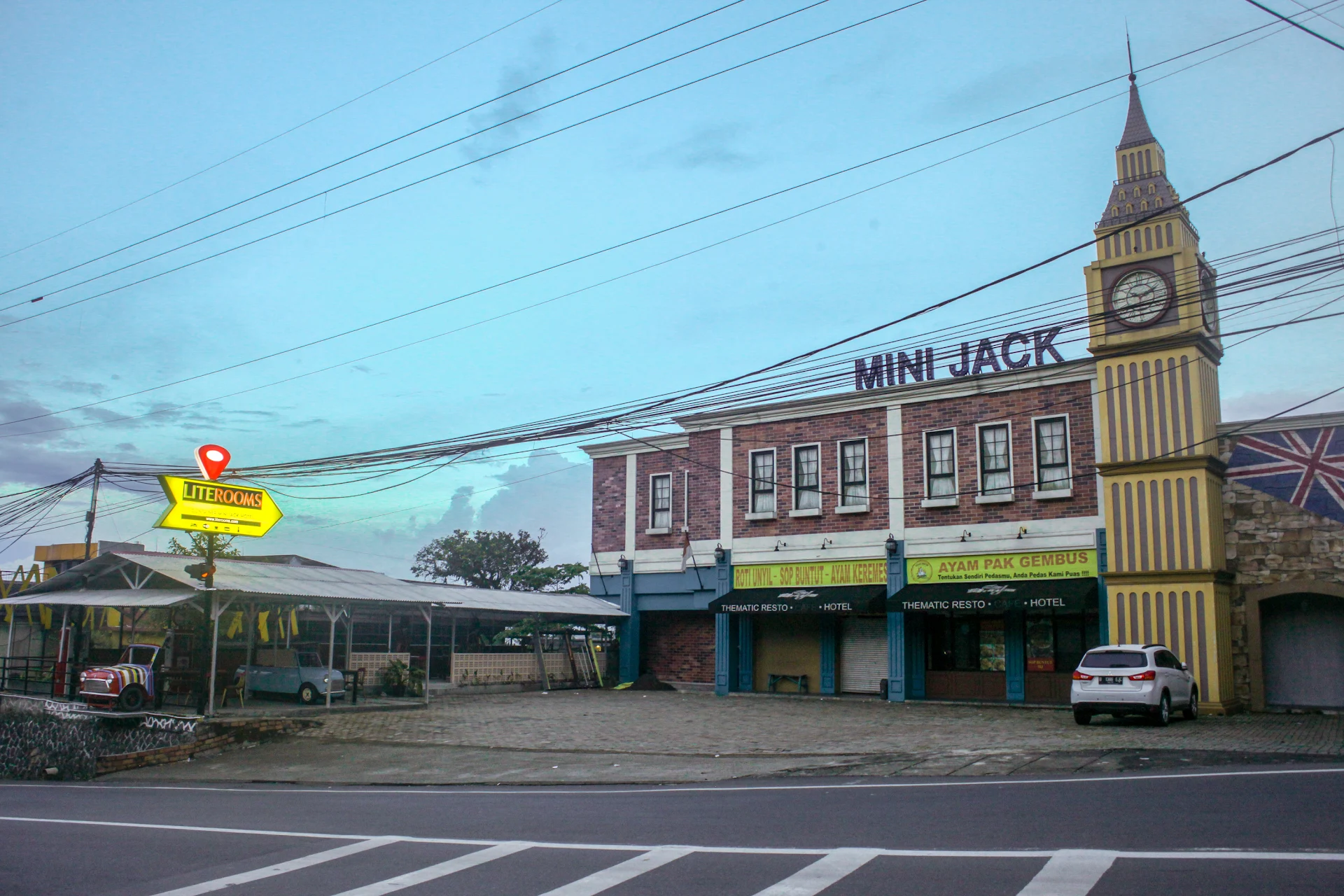 LITE ROOMS MINIJACK MEGAMENDUNG