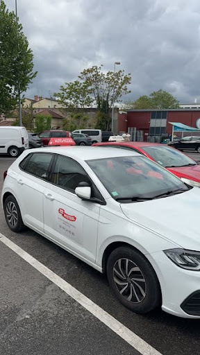 Photo de Auto-école ONLY PERMIS à Lyon à Villieu (01800)