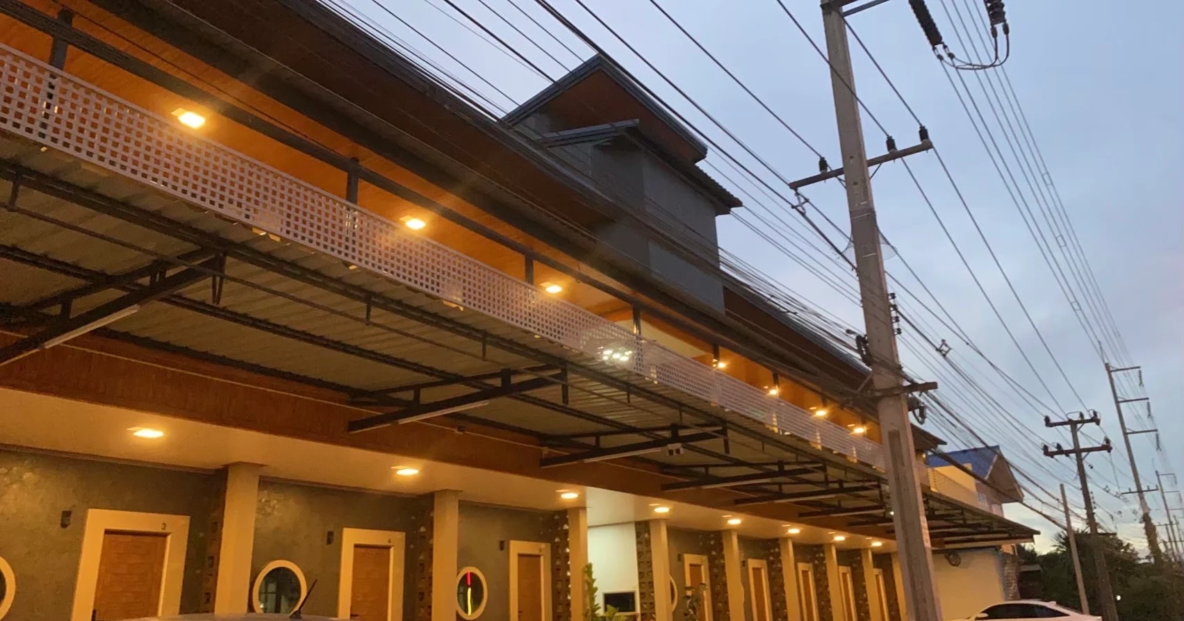 V INN เขาย้อย