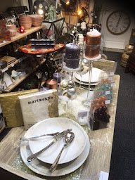 Photo n°4 de Au Présent - Décoration & Arts de la Table à Croix (Entrepreneur spécialisé dans la décoration d'intérieur)