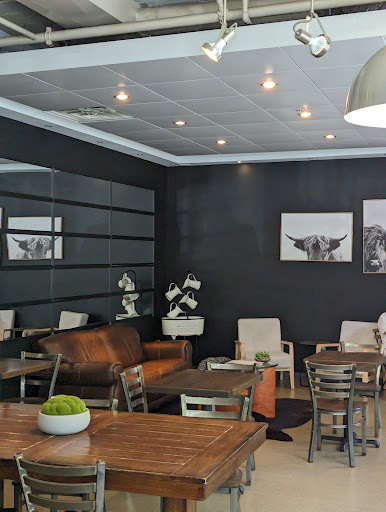 Almendro Cafe - Visual