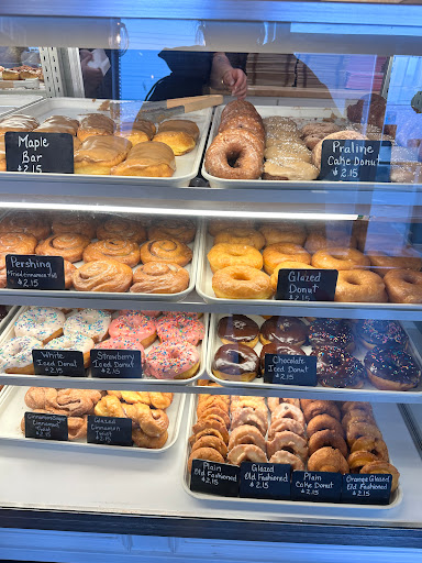 Chris' Bakery - Visual