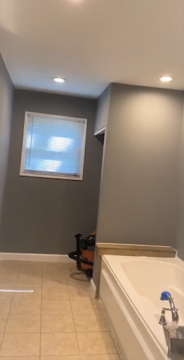 EE Painters LLC-Top Rated Chicago Painting Company - Thumbnail