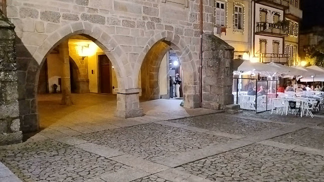 Comentários e avaliações sobre o Praça de São Tiago